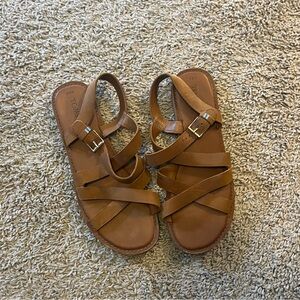 Tom’s Brown Sandals